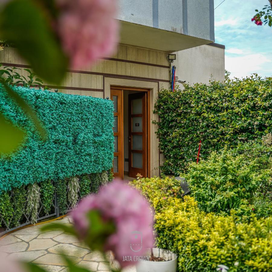 Jata Crown Hotel Tiranë Eksteriør bilde